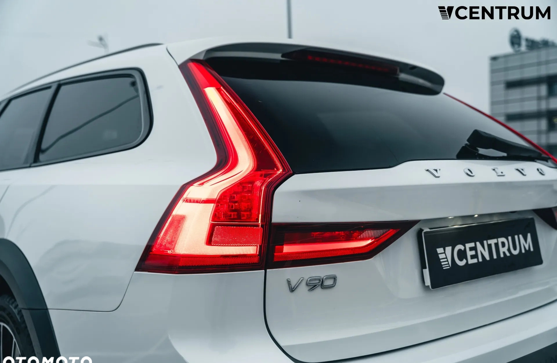 Volvo V90 Cross Country cena 149900 przebieg: 25900, rok produkcji 2018 z Rogoźno małe 106